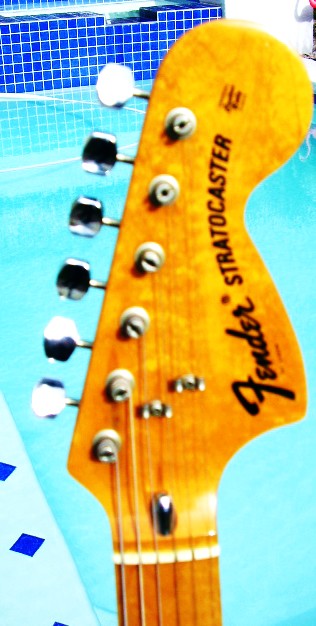 1972 Fender Stratocaster  -Headstock / side